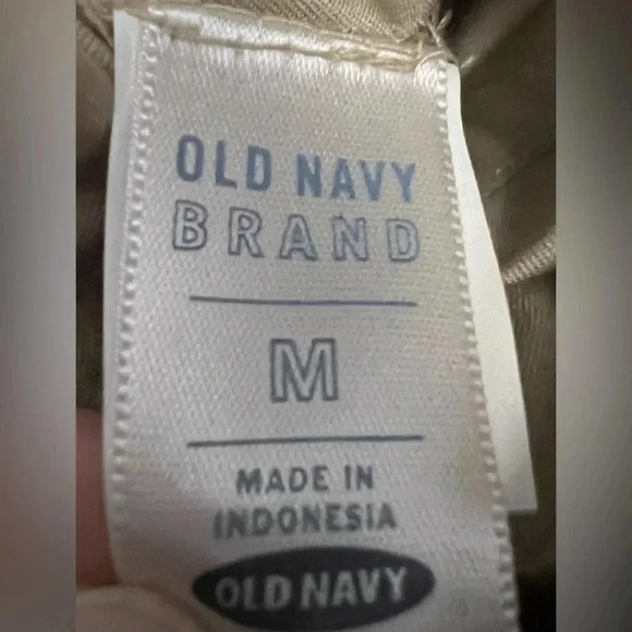 Old Navy | ladies reversible, faux fur/utility style vest. Size: M - Picture 16 of 16